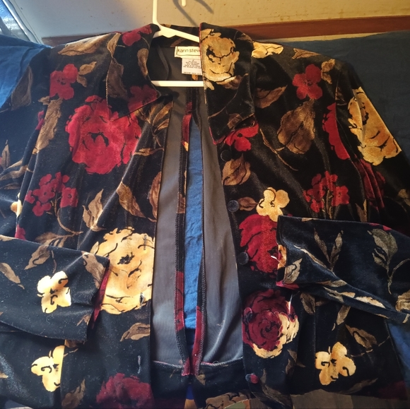 Ladies coat - Picture 2 of 5